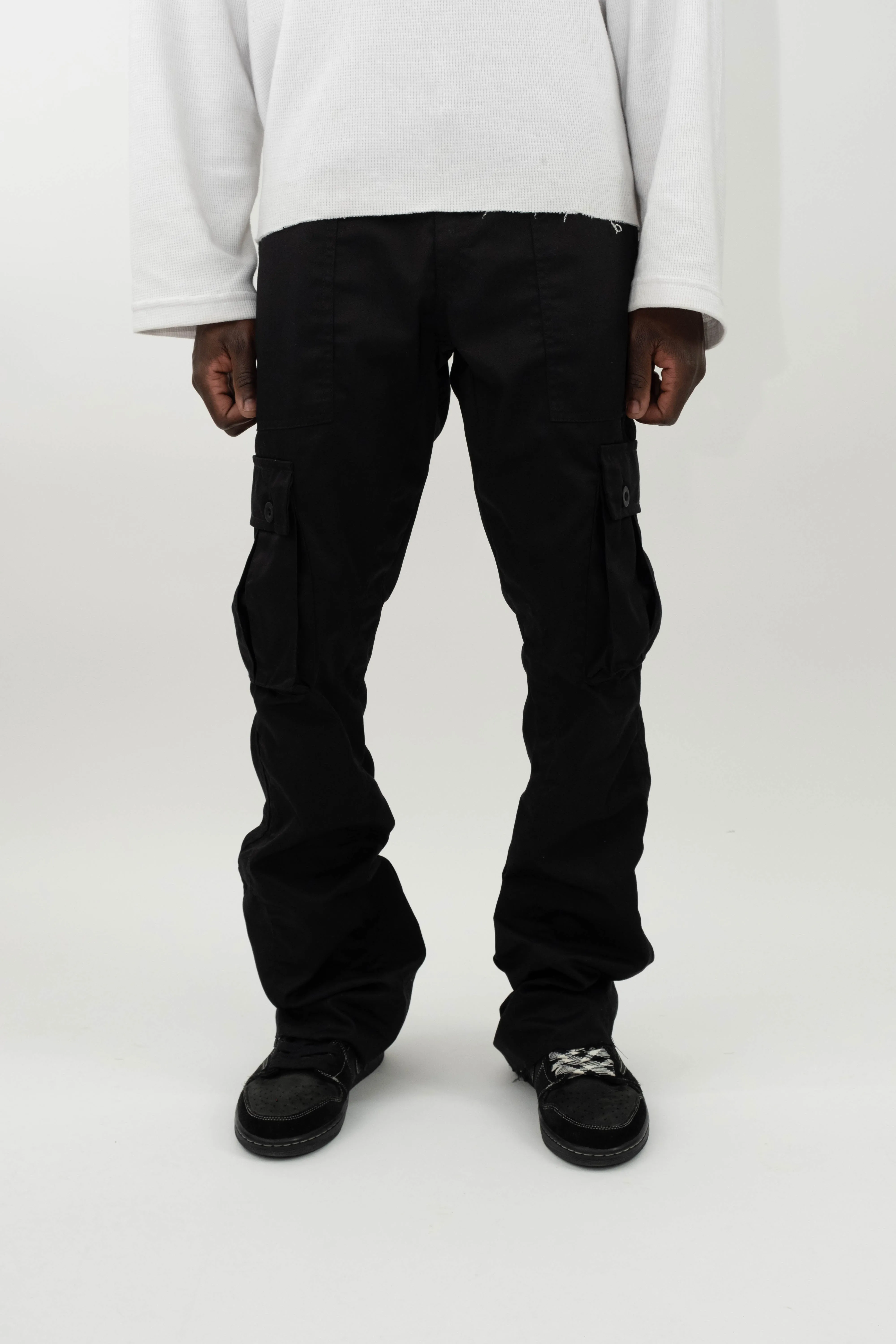 CARGO FLARE TROUSERS - ALL BLACK