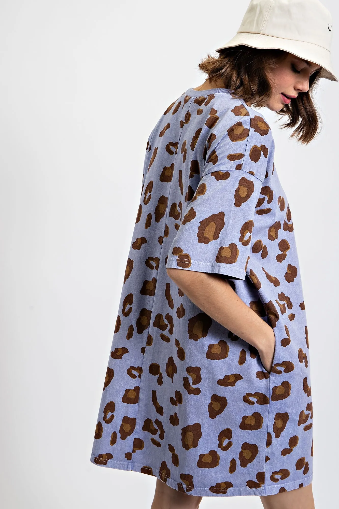 Easel Leopard Animal Print T-Shirt Dress in Peri Blue
